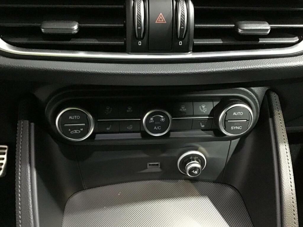 Alfa Romeo Stelvio VELOCE 2.1 TD TURBO 210 CV Q4 MY23 5P 10