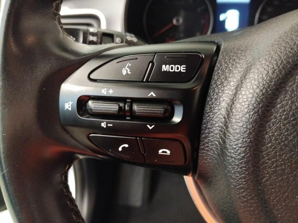 Kia Stonic CONCEPT 1.0 T-GDI MHEV IMT 100 CV 5P 8