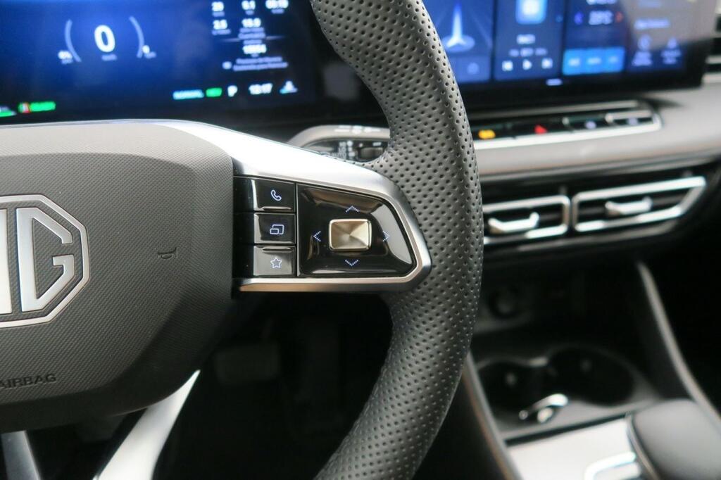 MG HS PHEV LUXURY MY24 13