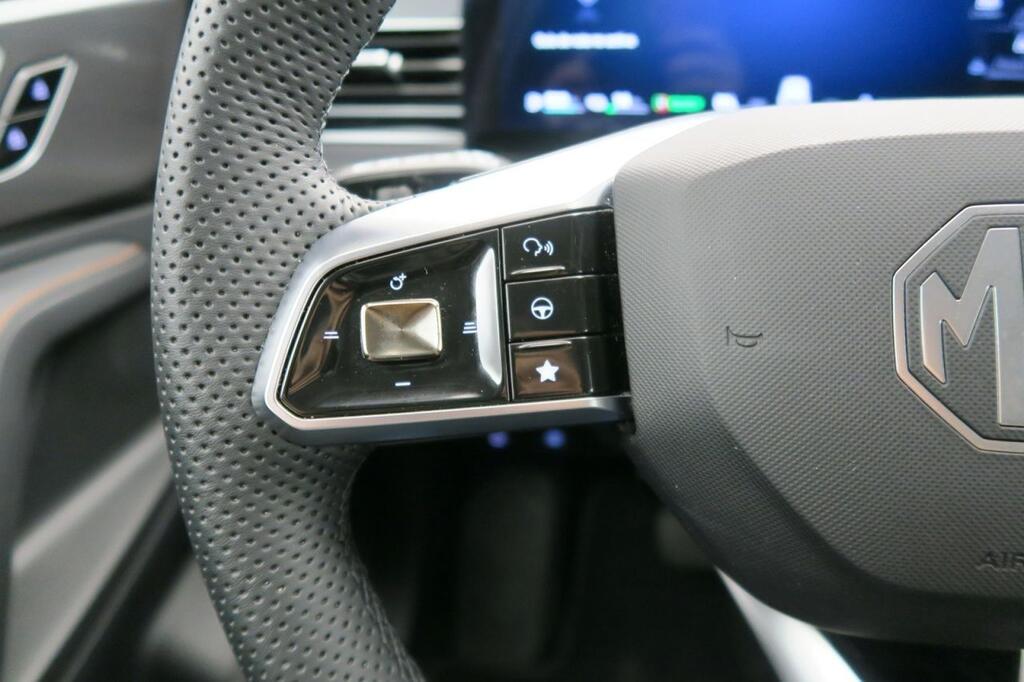 MG HS PHEV LUXURY MY24 11