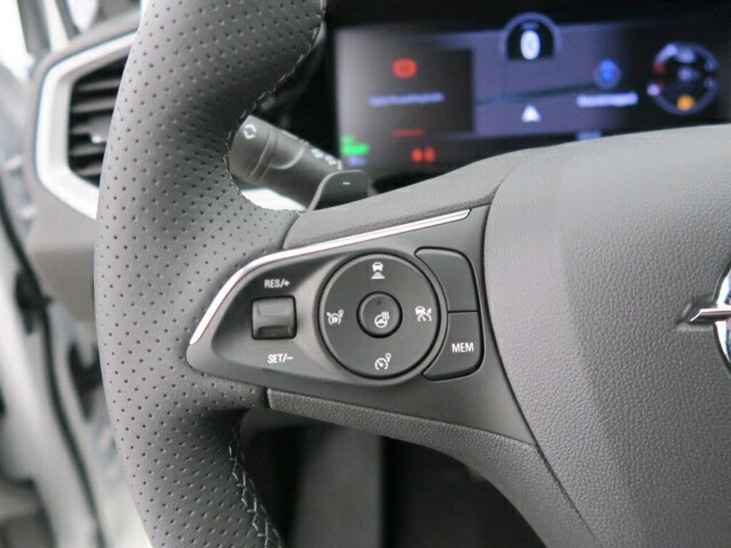 Opel Grandland GSE 1.6 TURBO PHEV 300CV AUTO 5P 9