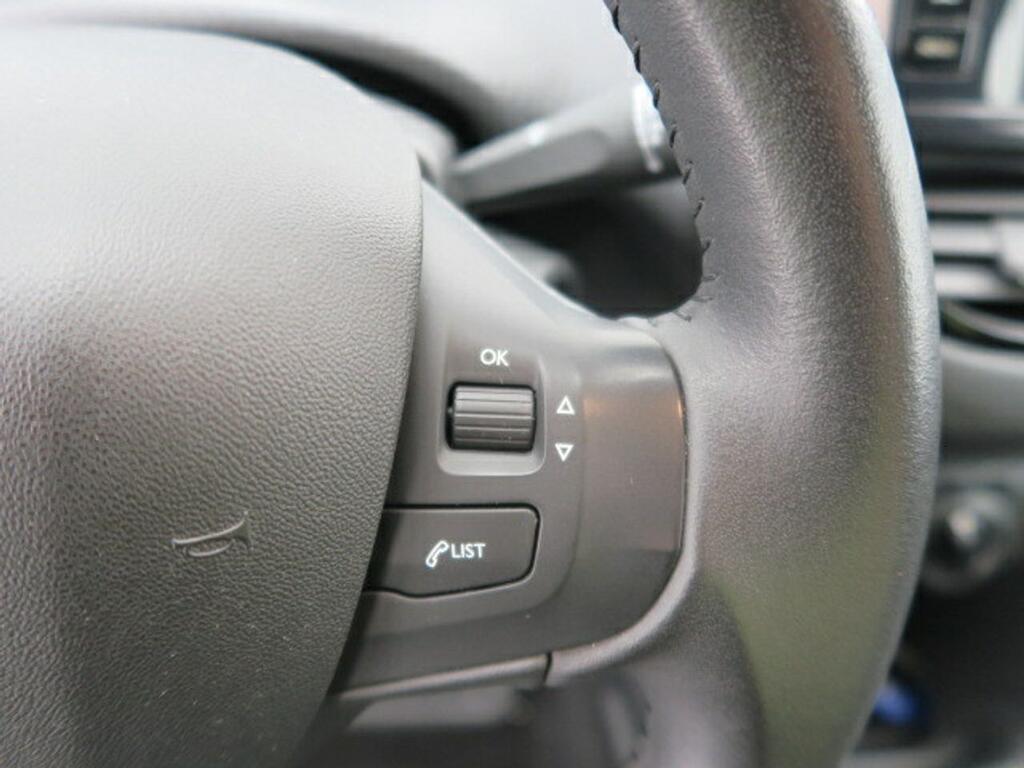 Peugeot 2008 STYLE 1.2 PURETECH 82CV 5P 13