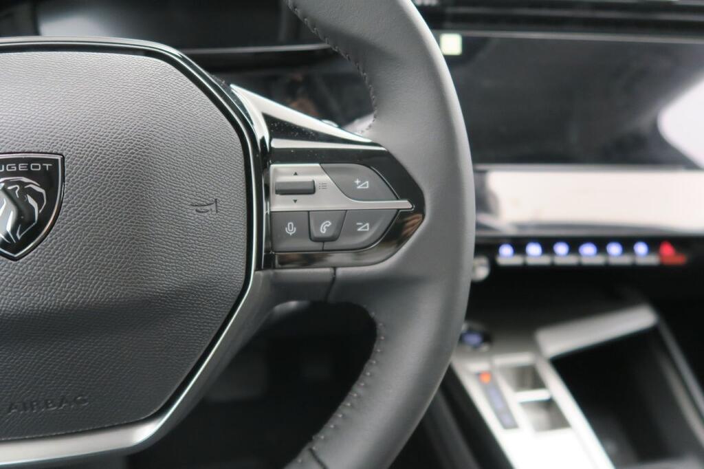 Peugeot 308 5p Allure PLUG-IN HYBRID 180 e-EAT8 11