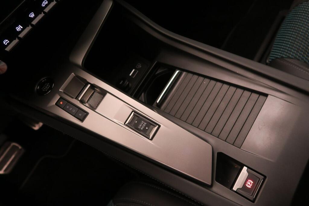 Peugeot 308 FIRST EDITION ELECTRICO 54KWH 115KW 156CV 5P 8