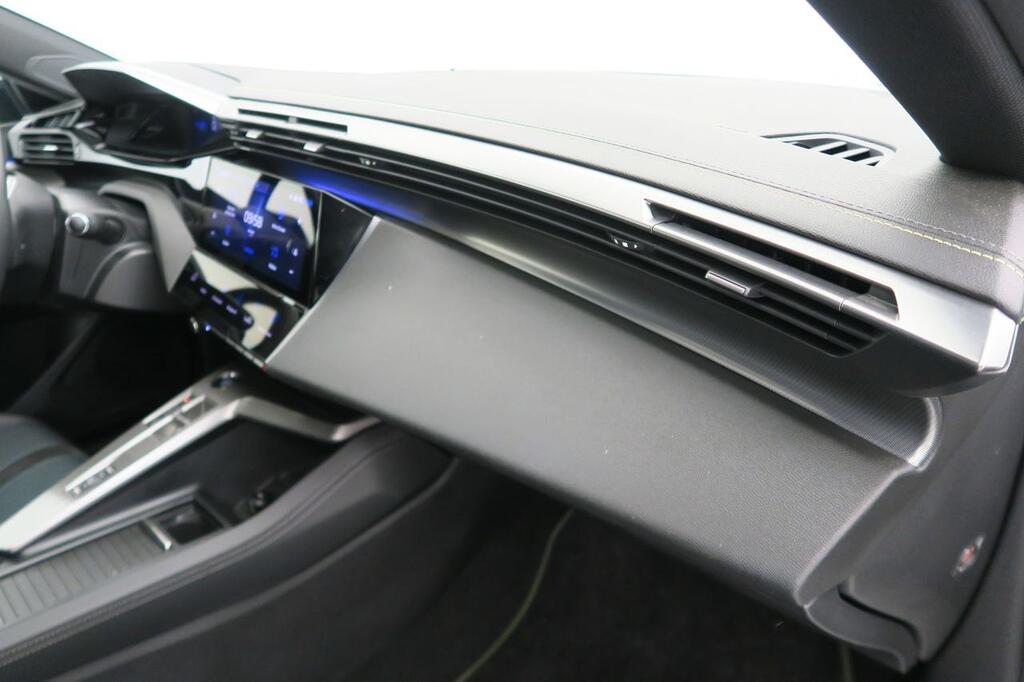 Peugeot 308 FIRST EDITION ELECTRICO 54KWH 115KW 156CV 5P 11