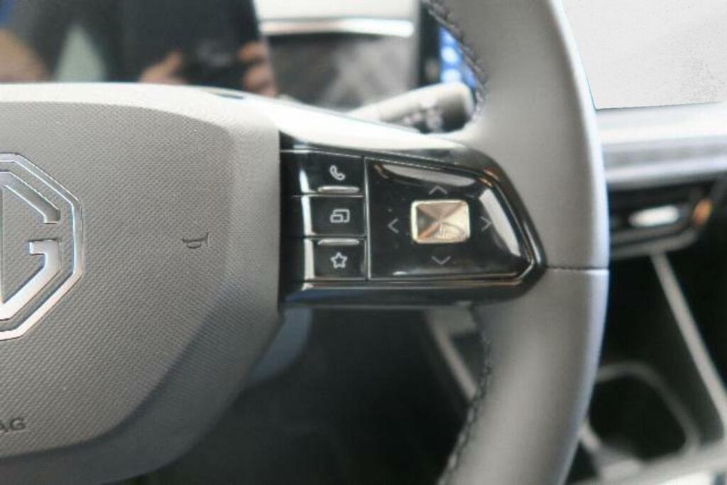 MG MG3 Berlina 1.5 HEV LUXURY 195 5P 14