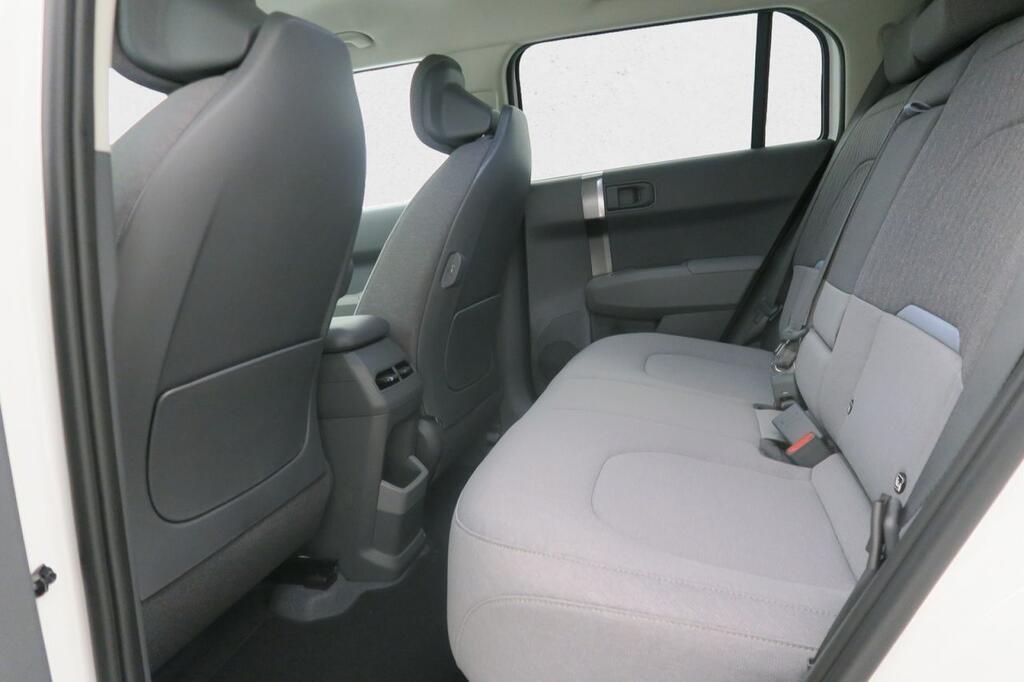 Kia EV3 Earth (Long Range) 21