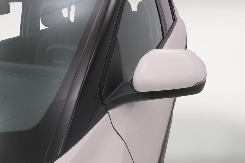 Kia EV3 Earth (Long Range) 29