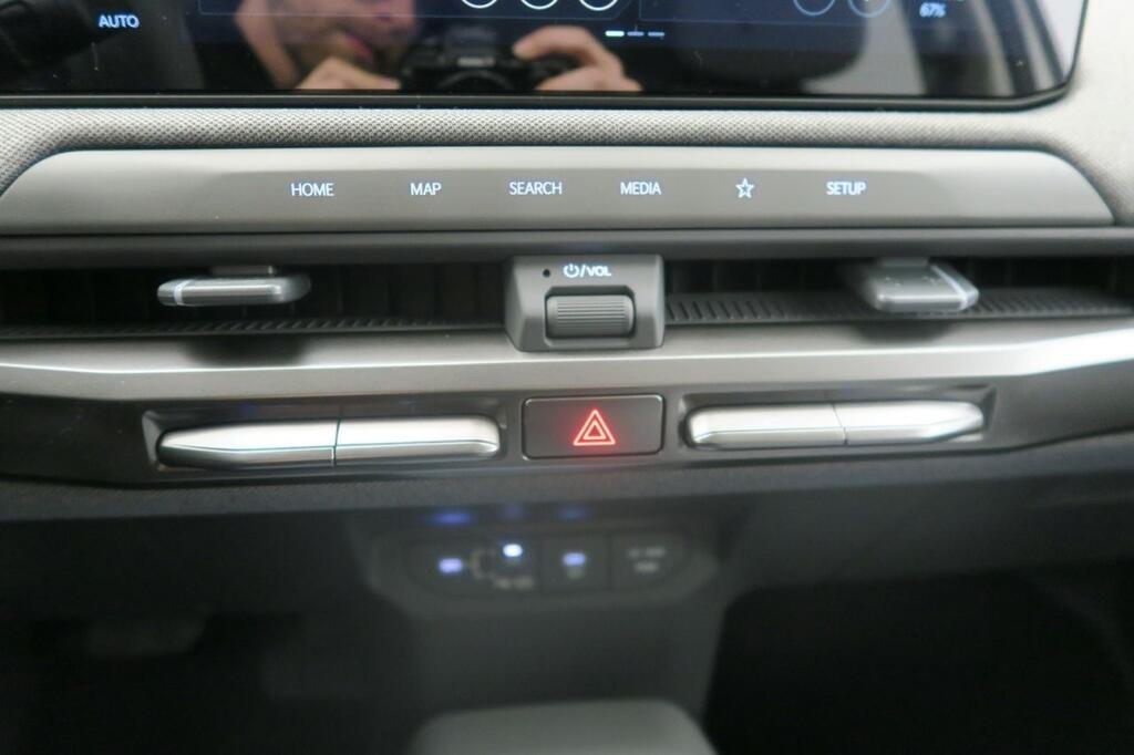 Kia EV3 Earth (Long Range) 10