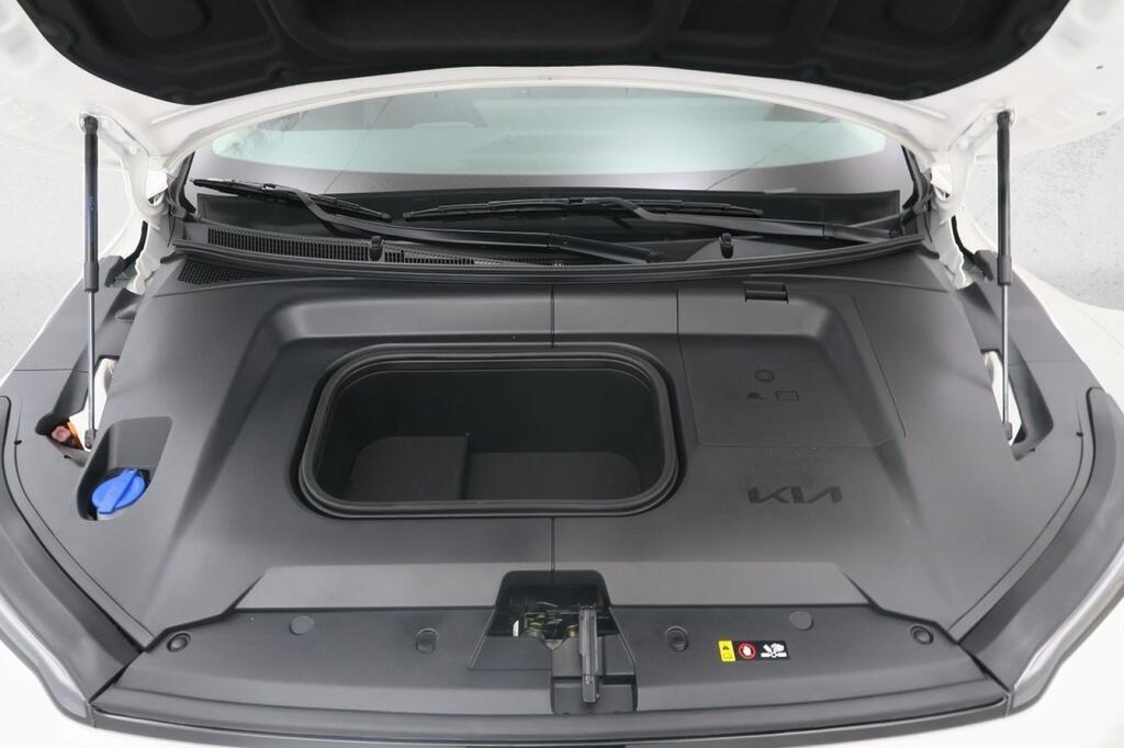 Kia EV3 Earth (Long Range) 23