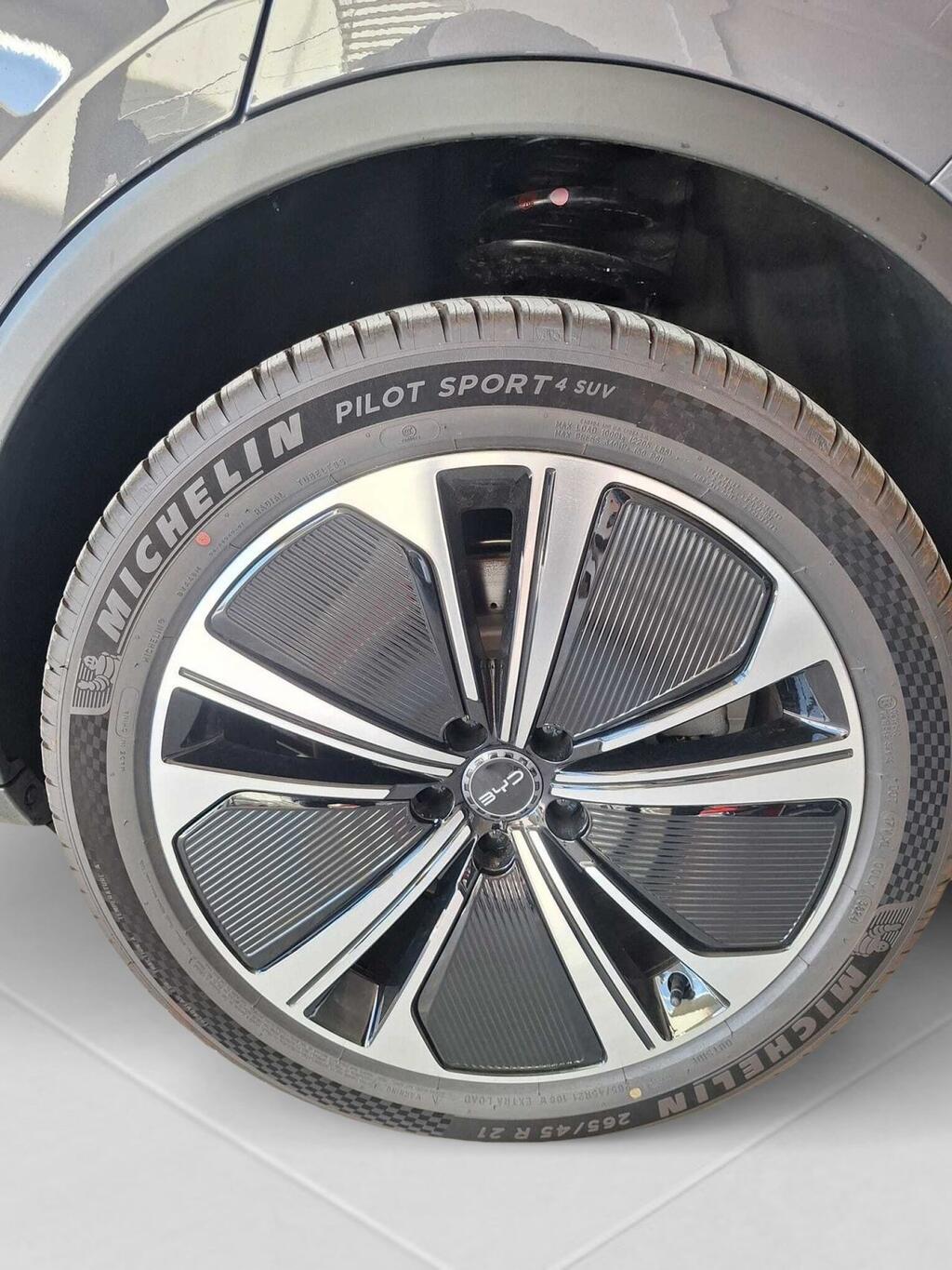 BYD Tang SUV BEV 109KWH FLAGSHIP 517 5P 7 Plazas 8