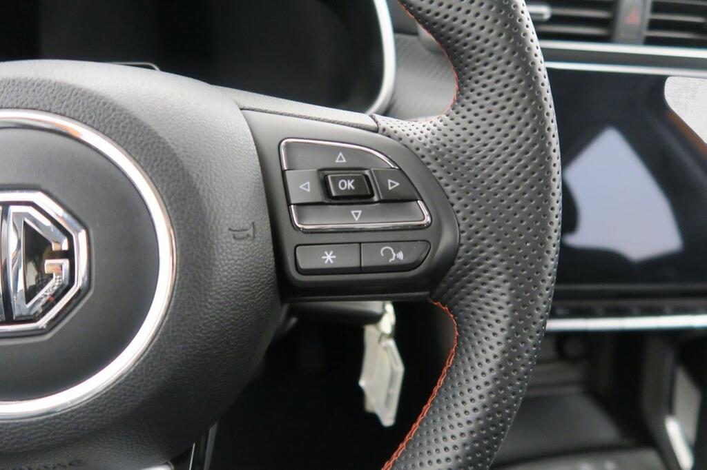 MG ZS SUV 1.5 LUXURY 106 5P 11