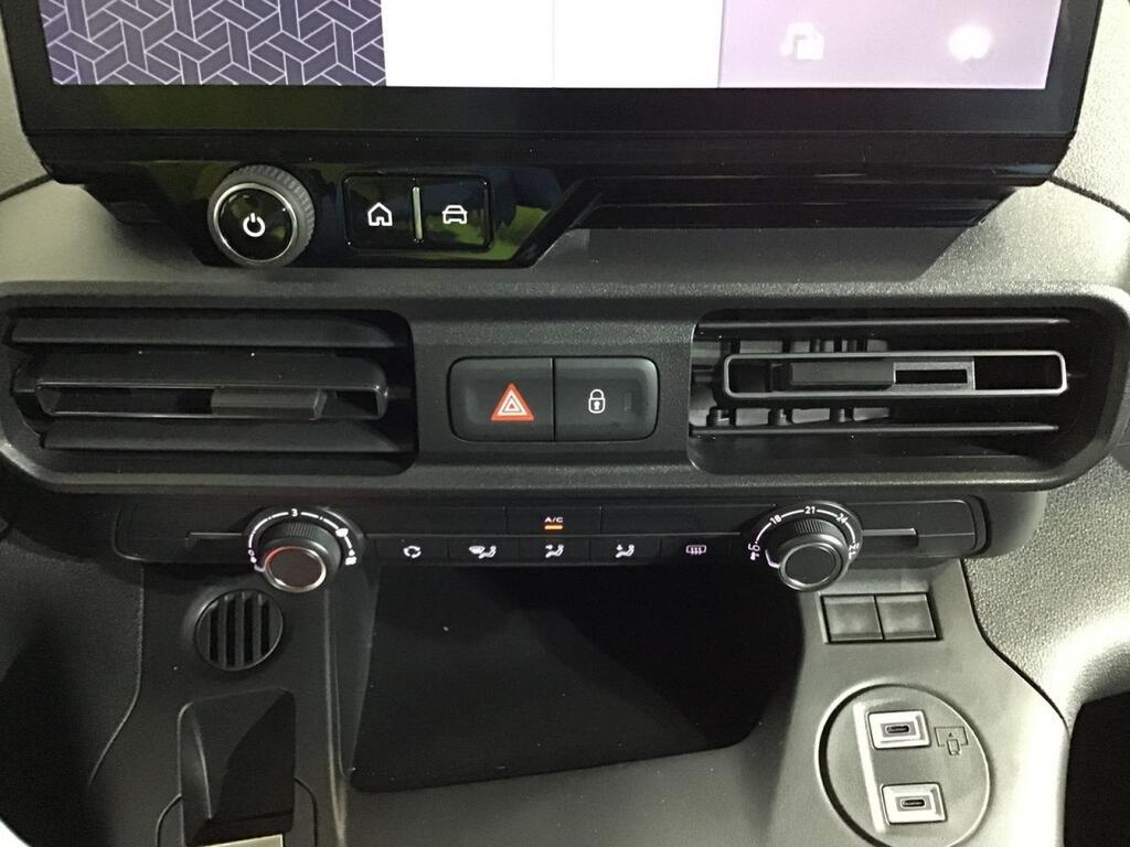 Citroën Berlingo Talla M BlueHDi 100 S&S PLUS 17