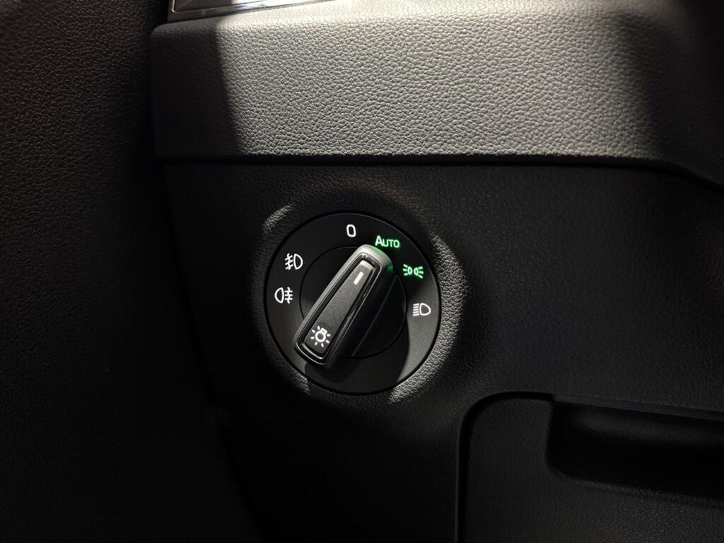 Skoda Karoq 2.0 TDI 85kW (115CV) Ambition 11