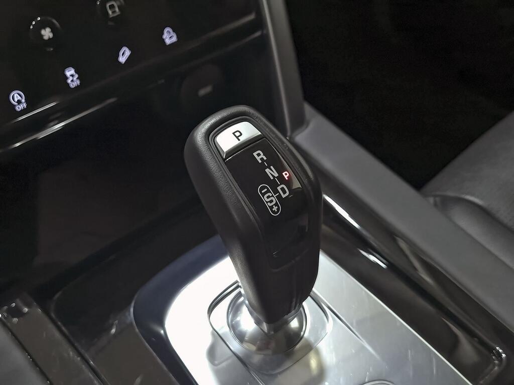 Land-Rover Discovery Sport 2.0D I4-L.Flw 150 PS AWD MHEV Auto HSE 26