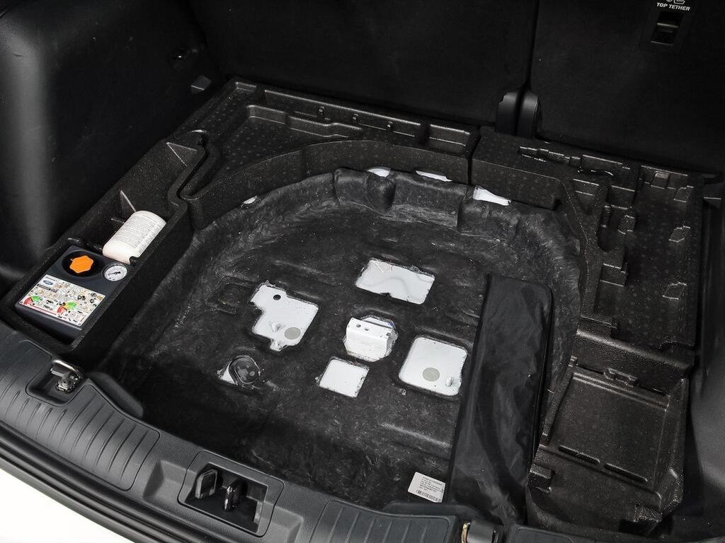 Ford Kuga ST-Line 1.5T EcoBoost 110kW (150CV) 39