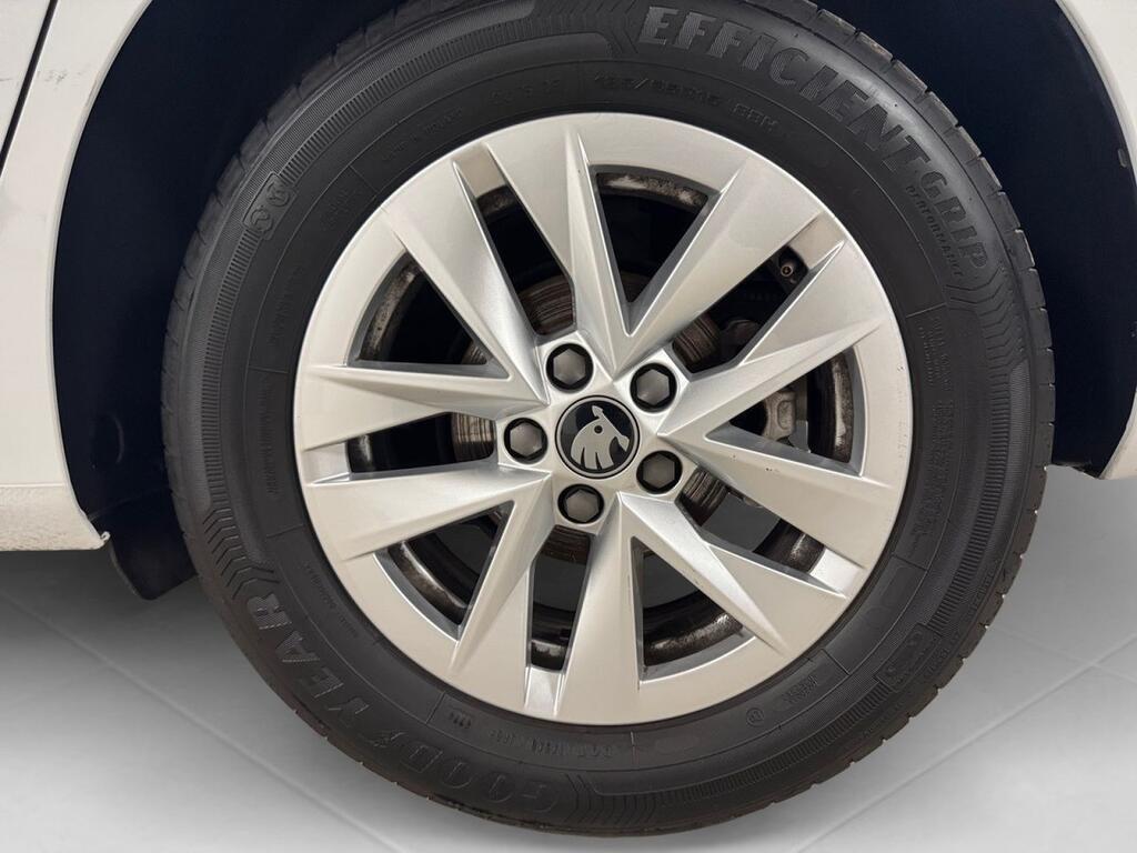 Skoda Fabia 1.0 TSI 85KW (115CV) Design 8