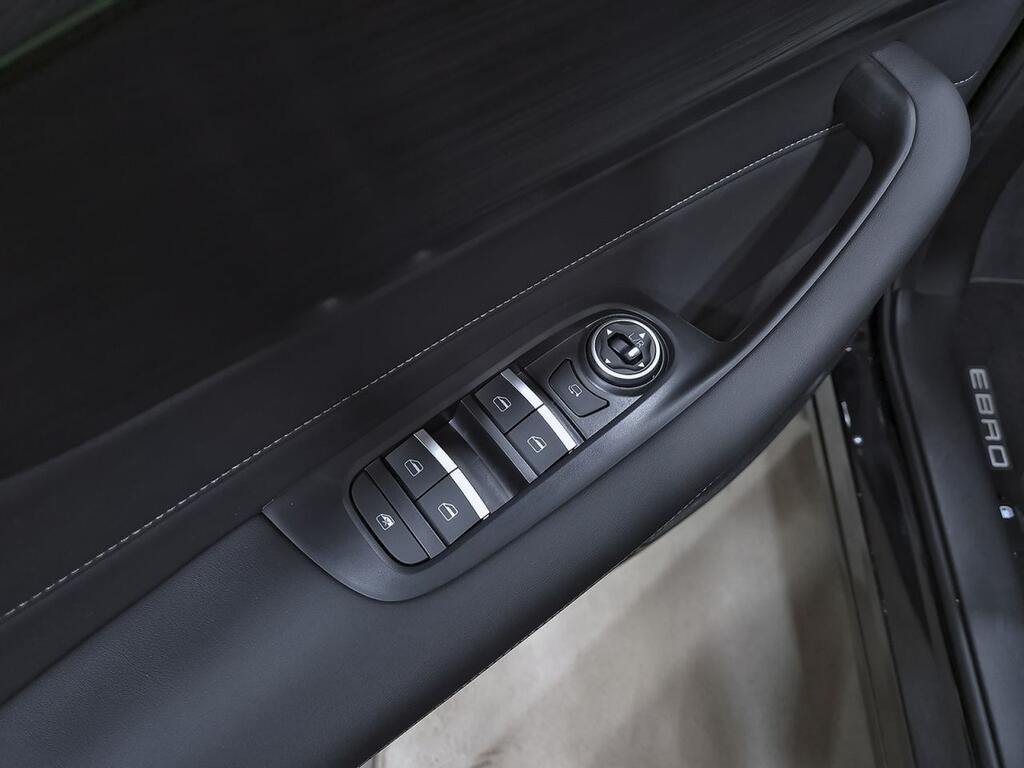 Ebro S400 1.5 DHE HEV Excellence CVT 11