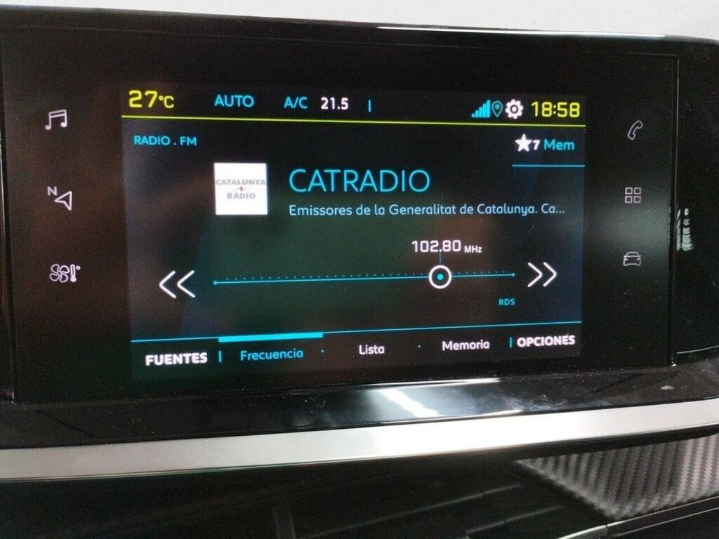 Peugeot 2008 Eléctrico Allure Pack (100kW) 7