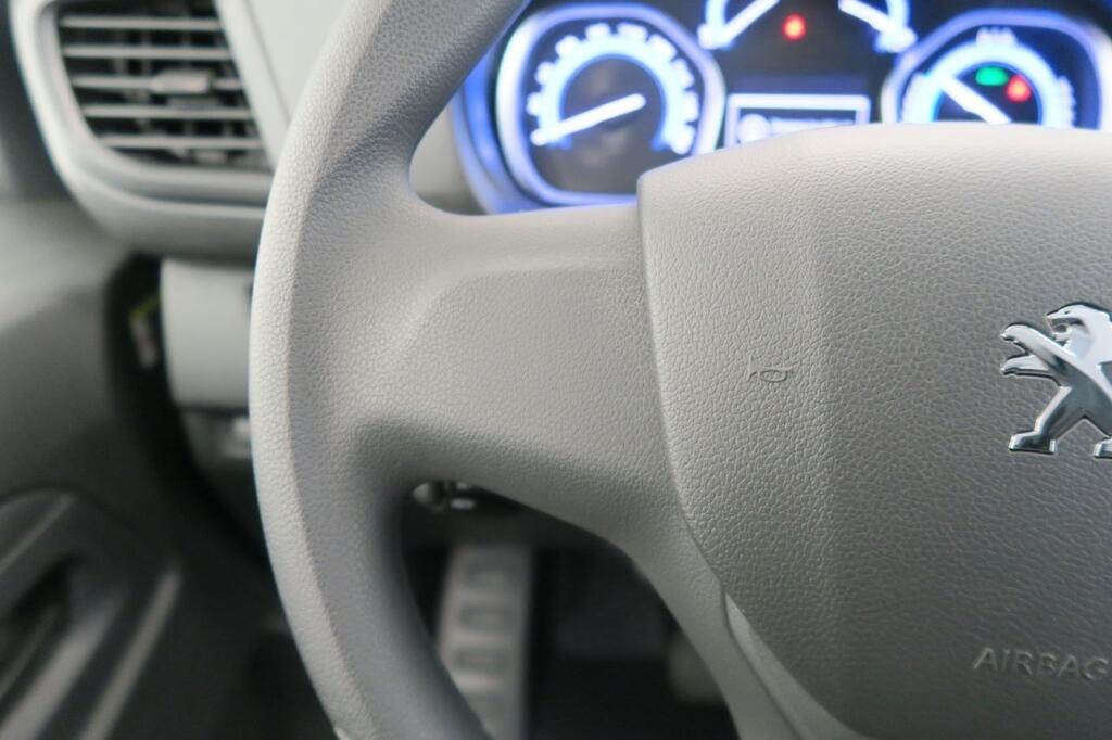 Peugeot Expert E-EXPERT FURGON STANDARD BEV (100KW) 136CV 12