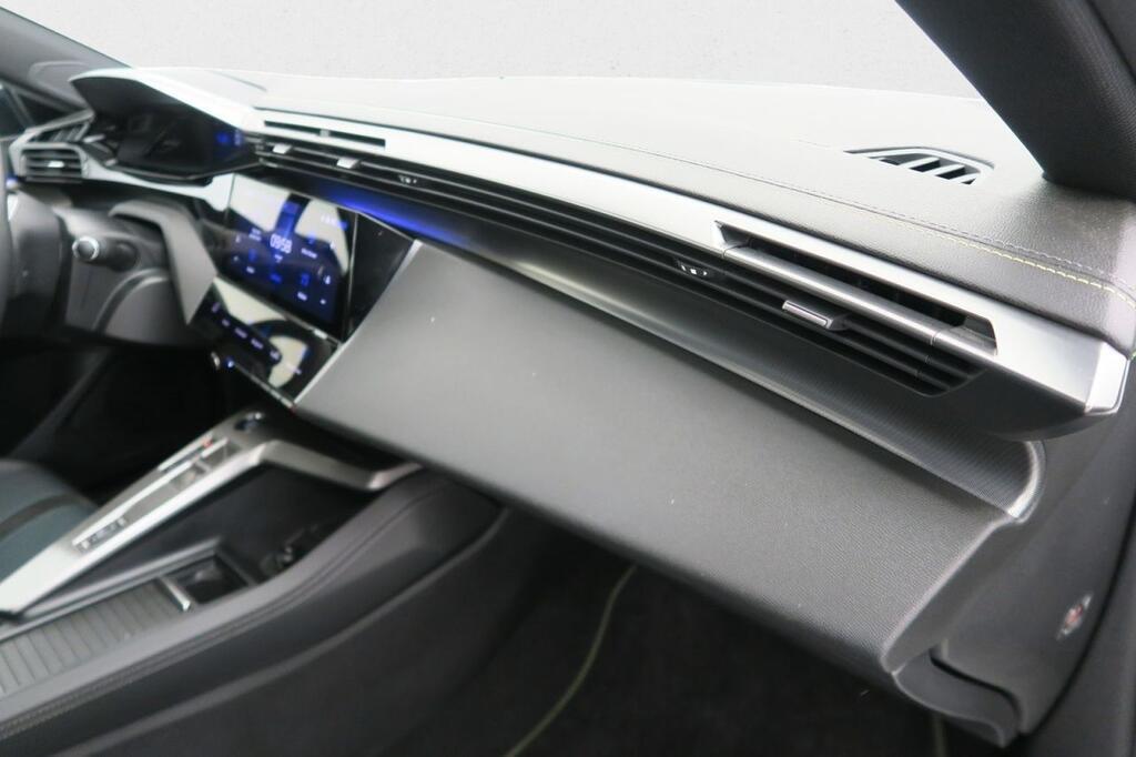 Peugeot 308 5P First Edition Eléctrico 115kW (156CV) 11