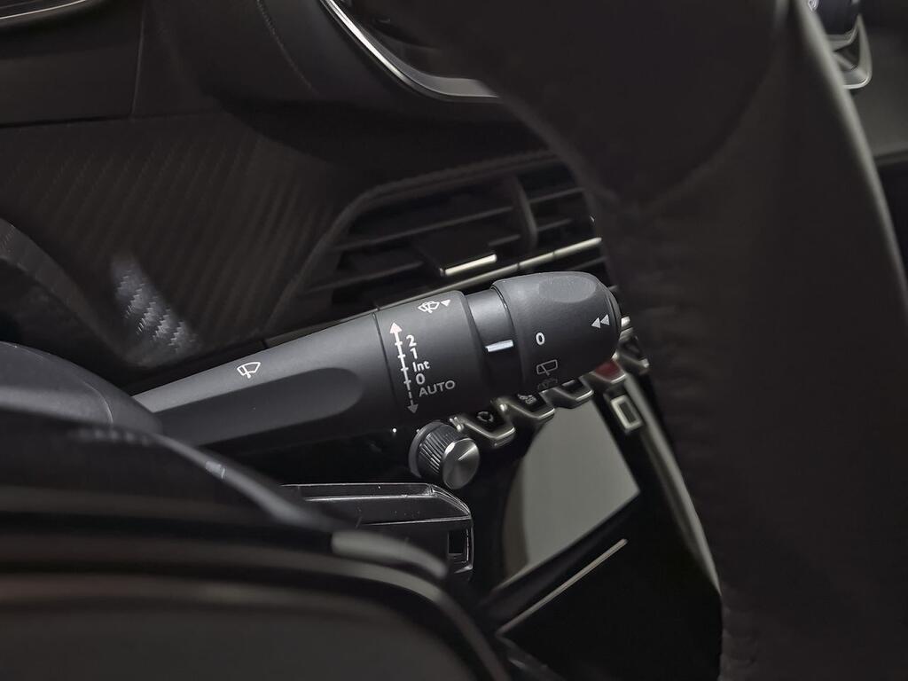 Peugeot 2008 Allure Puretech 100 S&S 6 Vel. MAN 16