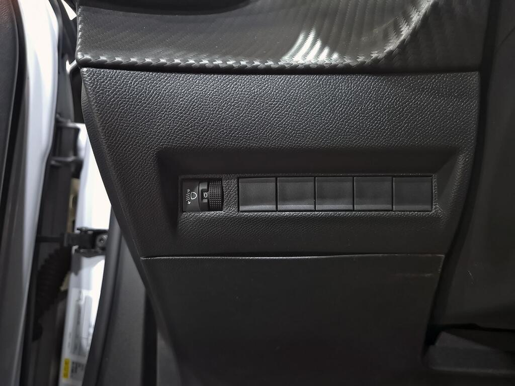 Peugeot 2008 Allure Puretech 100 S&S 6 Vel. MAN 12