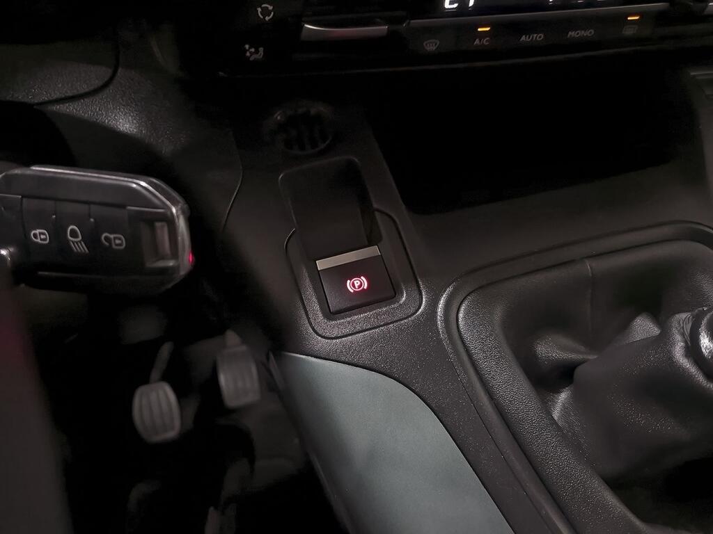 Citroën Berlingo Talla M BlueHDi 130 S&S 6v SHINE 26