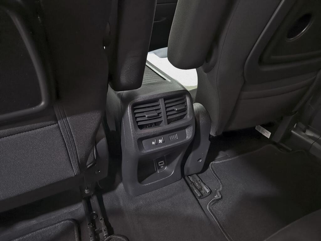 Citroën Berlingo Talla M BlueHDi 130 S&S 6v SHINE 31