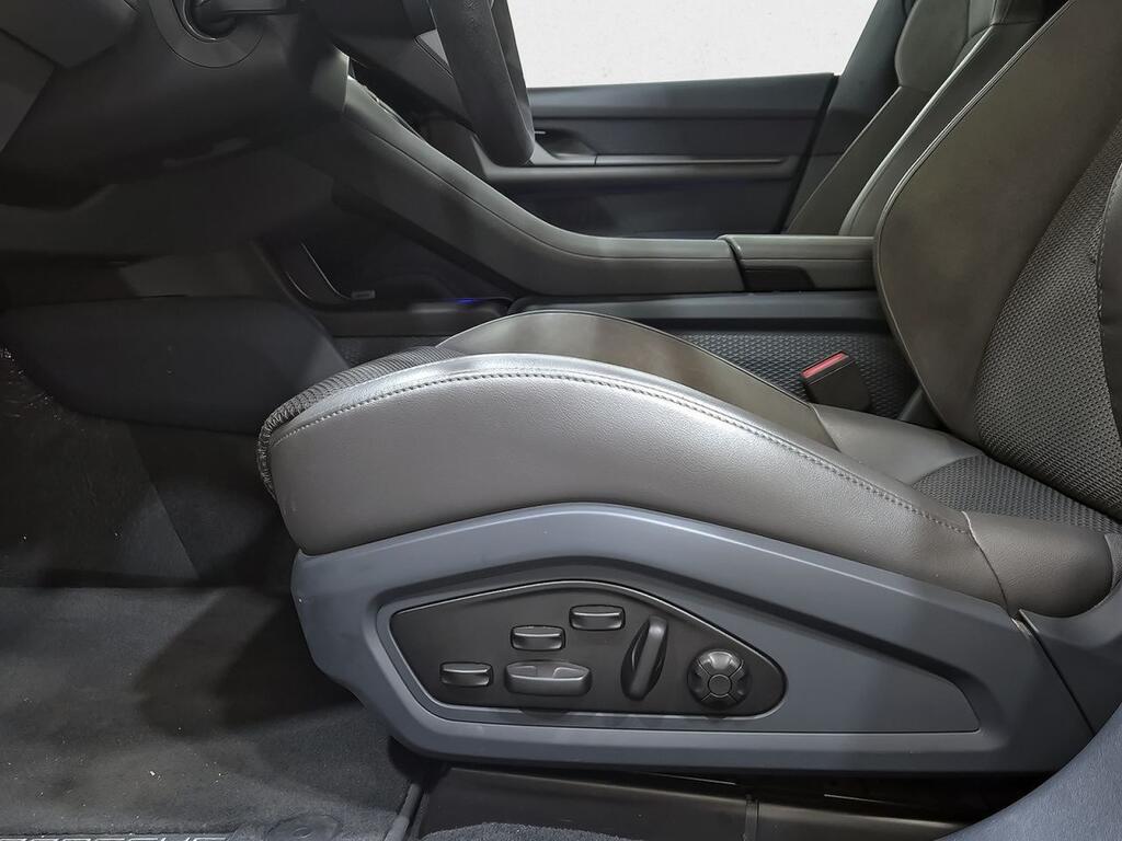 Porsche Taycan 4S Cross Turismo 13