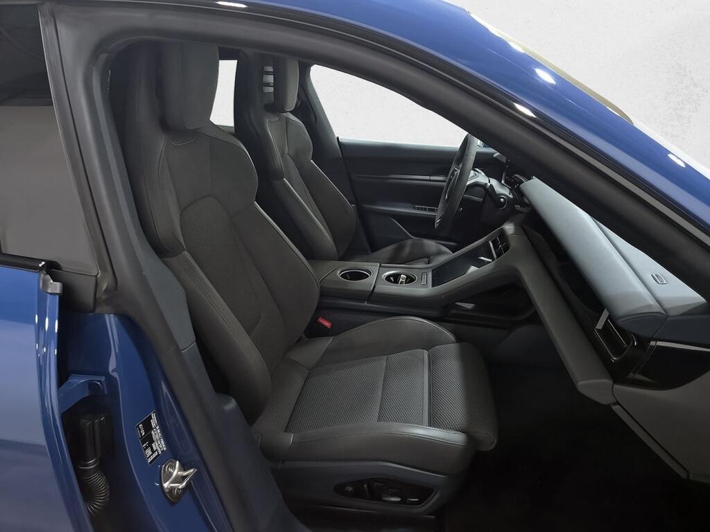 Porsche Taycan 4S Cross Turismo 7