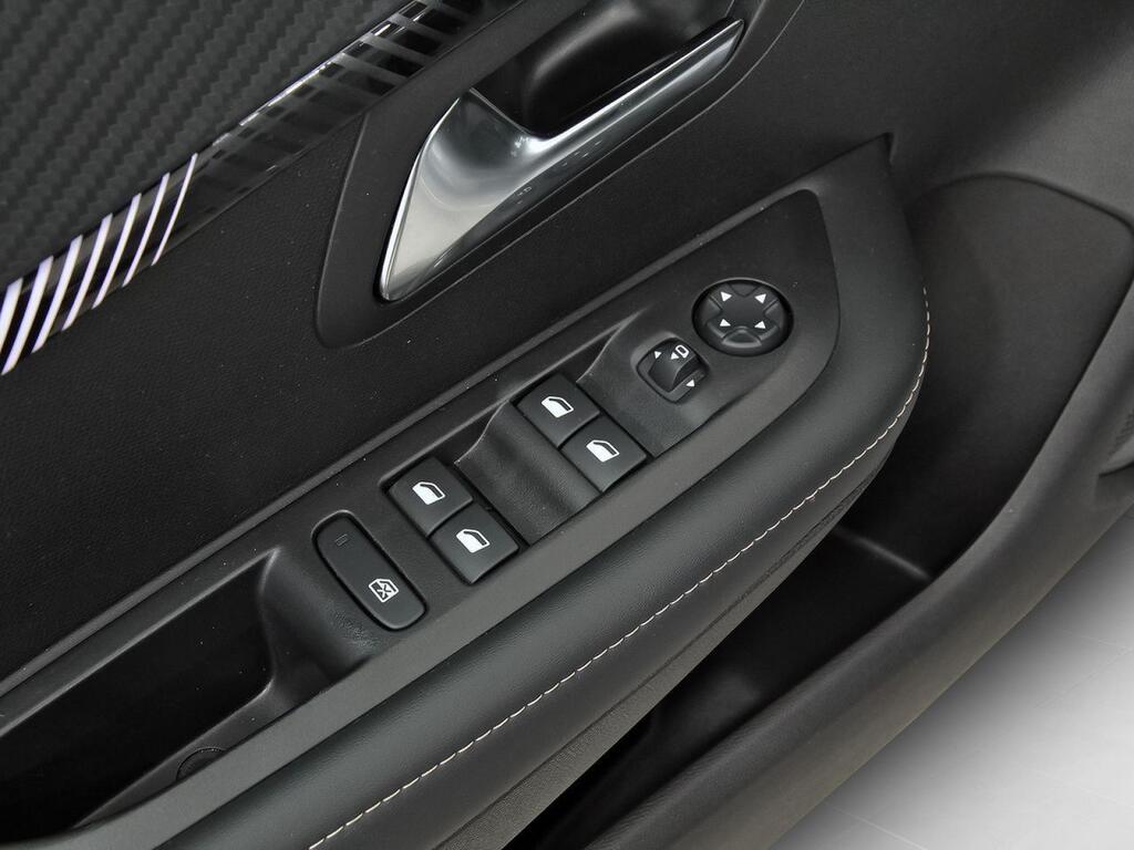 Peugeot 208 Allure Puretech 100 13