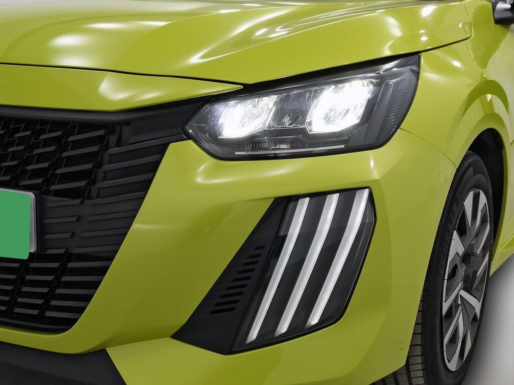 Peugeot 208 Active Puretech 100 33