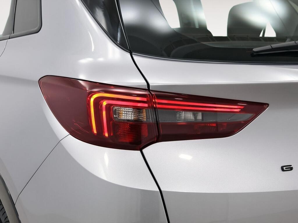 Opel Grandland 1.2T XHT MT6 S/S GS 33