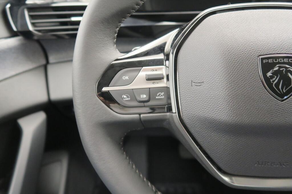 Peugeot 308 5P Allure Hybrid PHEV 180 e-EAT8 10