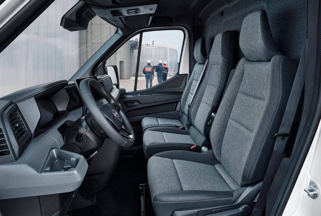 Nissan Interstar 2.0 DCI 96KW N-CONNECTA L3H2 3.5T 4P 5