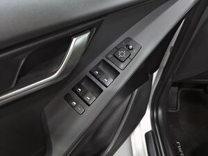 Kia Niro 1.6 GDi HEV 104kW (141CV) Concept 11