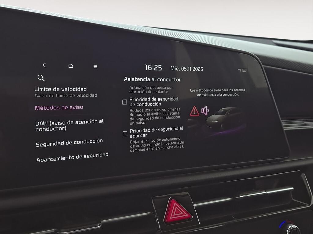 Kia Niro 1.6 GDi HEV 104kW (141CV) Concept 29