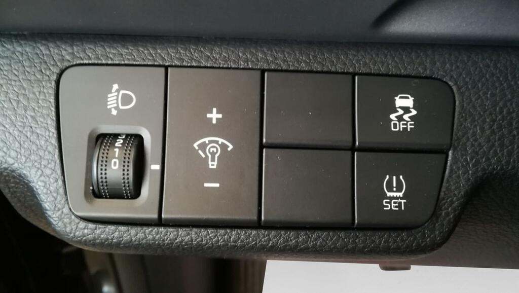 Kia Stonic 1.0 T-GDi 74kW (100CV) Drive 16