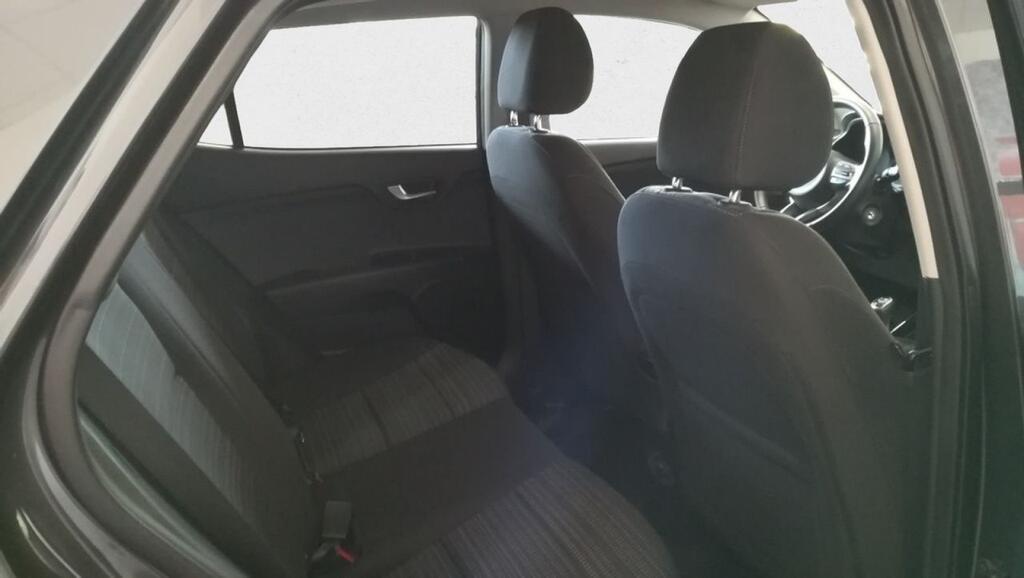 Kia Stonic 1.0 T-GDi 74kW (100CV) Drive 11