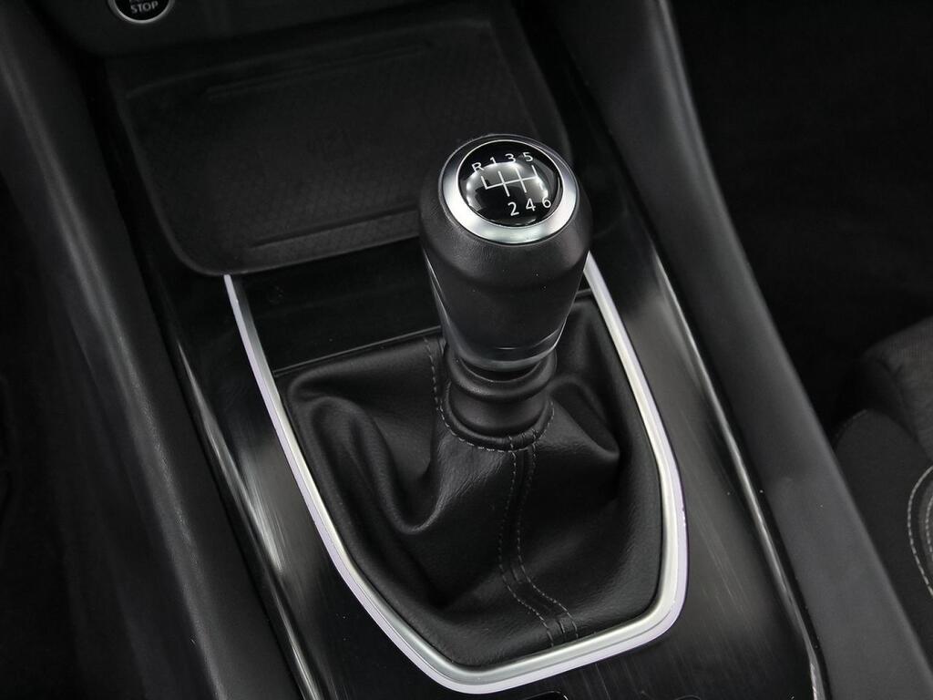 Nissan Qashqai DIG-T 103kW mHEV 4x2 Premiere Edition 29