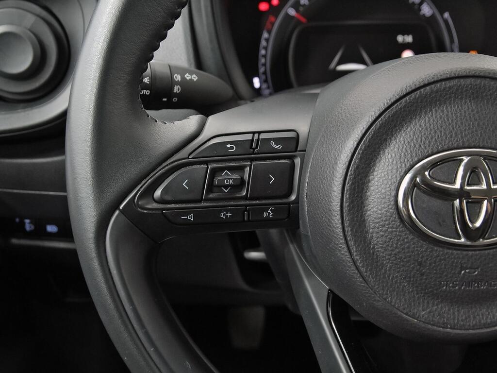 Toyota Aygo X Cross 1.0 VVT-I 72CV Play 15