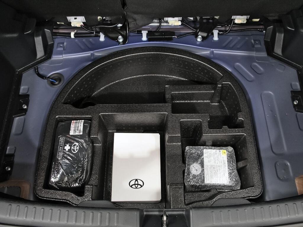 Toyota Yaris 1.5 120H Active Plus 27