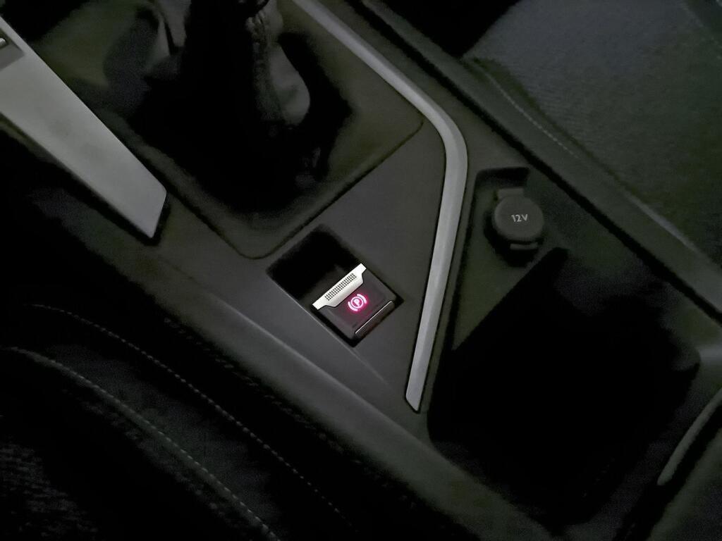 Peugeot 308 5P Allure PureTech 130 S&S MAN 30