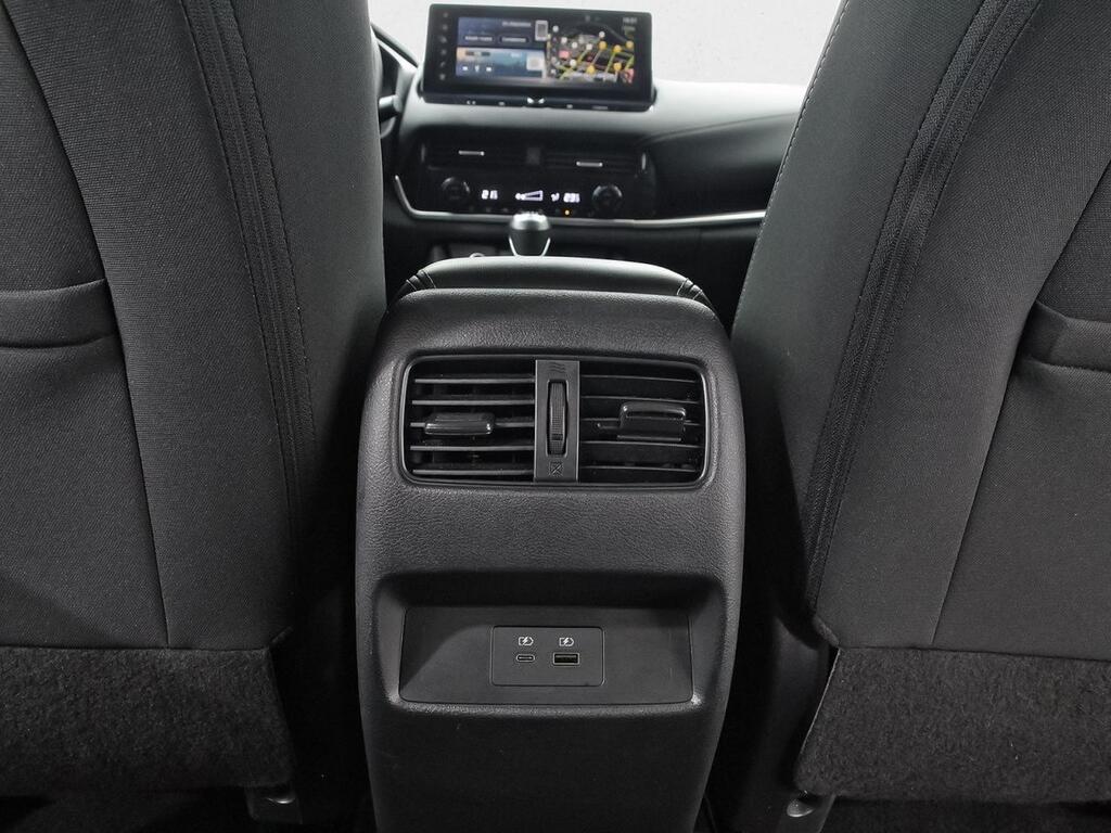 Nissan Qashqai DIG-T 103kW N-Connecta 31