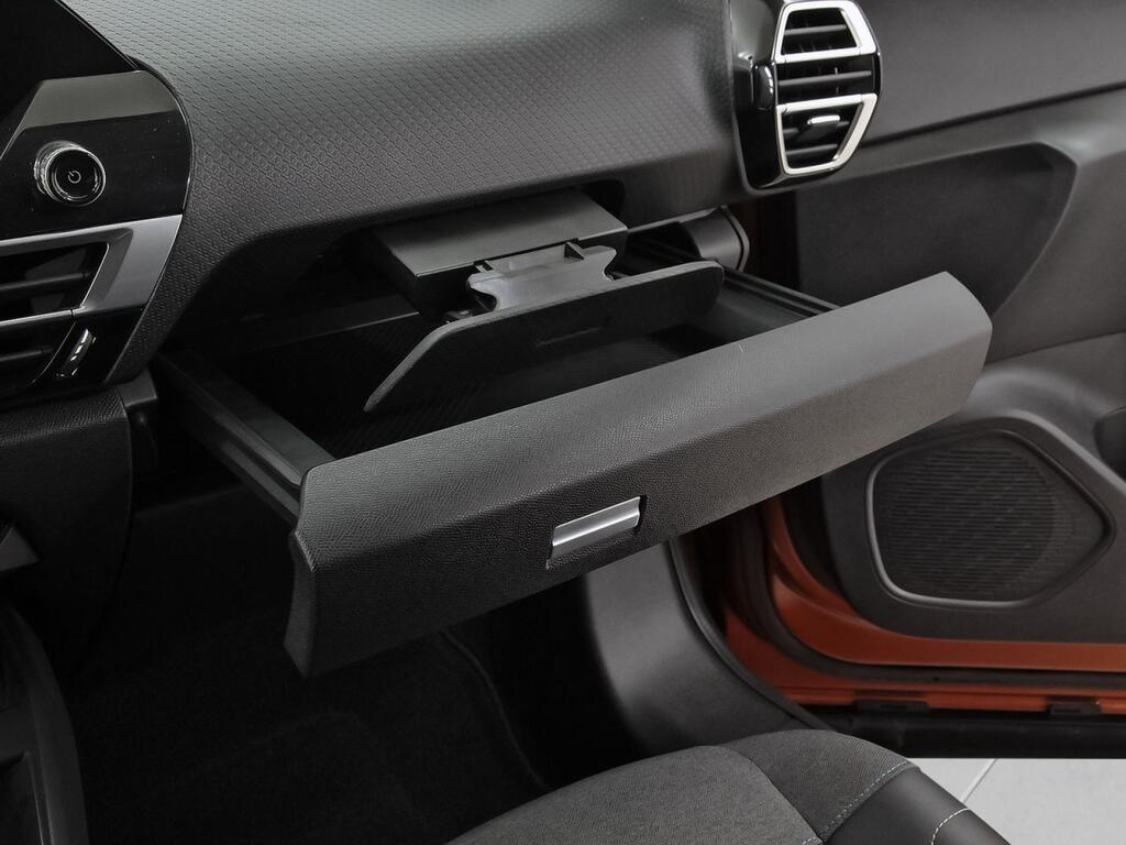 Citroën C4 PureTech 130 S&S 6v Shine 33