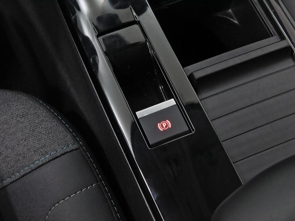 Citroën C4 PureTech 130 S&S 6v Shine 31