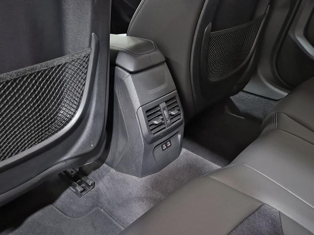 BMW Serie 1 116d Corporate Auto. 33