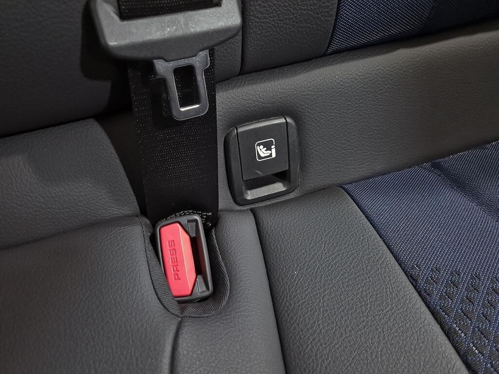 BMW Serie 1 116d Corporate Auto. 32