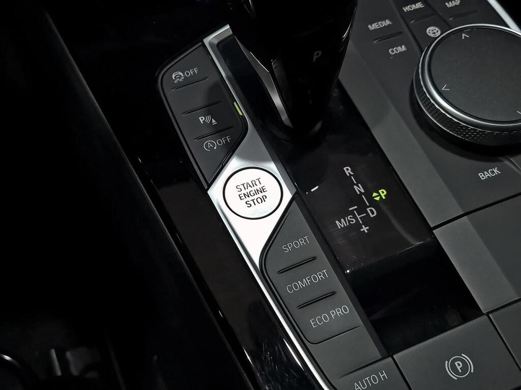 BMW Serie 1 116d Corporate Auto. 27